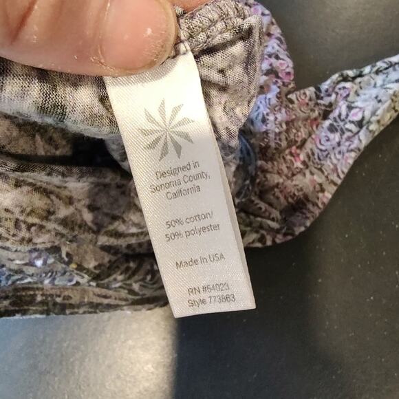 Athleta V-Neck Gradient Print Long Sleeve in Gray/Fuchsia Size Medium - Picture 5 of 7